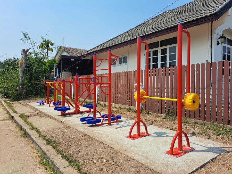 องค์การบริหารส่วนตำบลโนนผึ้งจัดให้มี ลานกีฬา/สนามกีฬา/ลานเครื่องเล่นออกกำลังกาย เพื่อให้ประชาชนในตำบลโนนผึ้ง ได้ใช้ในการออกกำลังกาย และ เล่นกีฬา